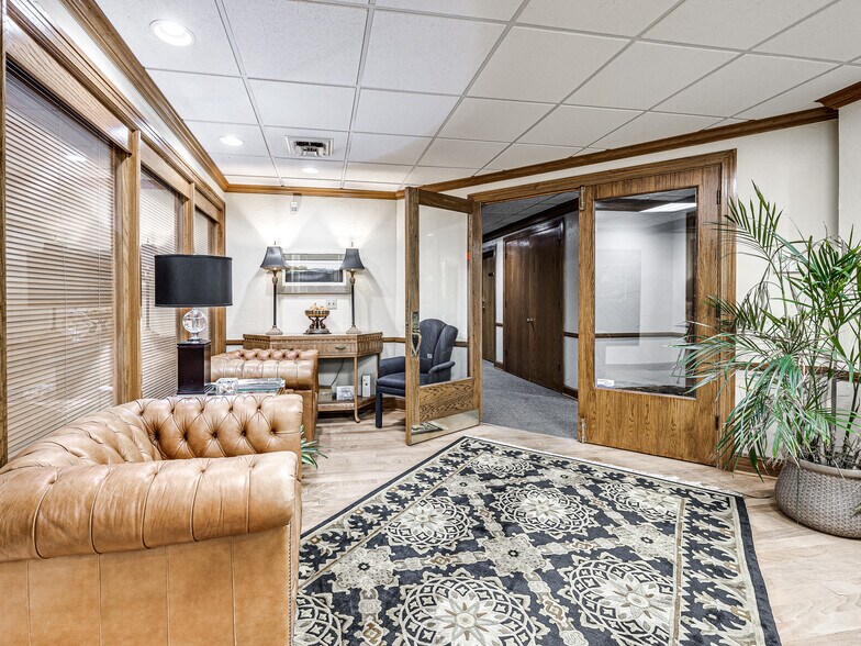 4900 Richmond Sq, Oklahoma City, OK à louer - Photo intérieure - Image 2 de 15