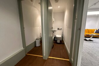 1 Sun Aly, Richmond à louer Photo intérieure- Image 2 de 4