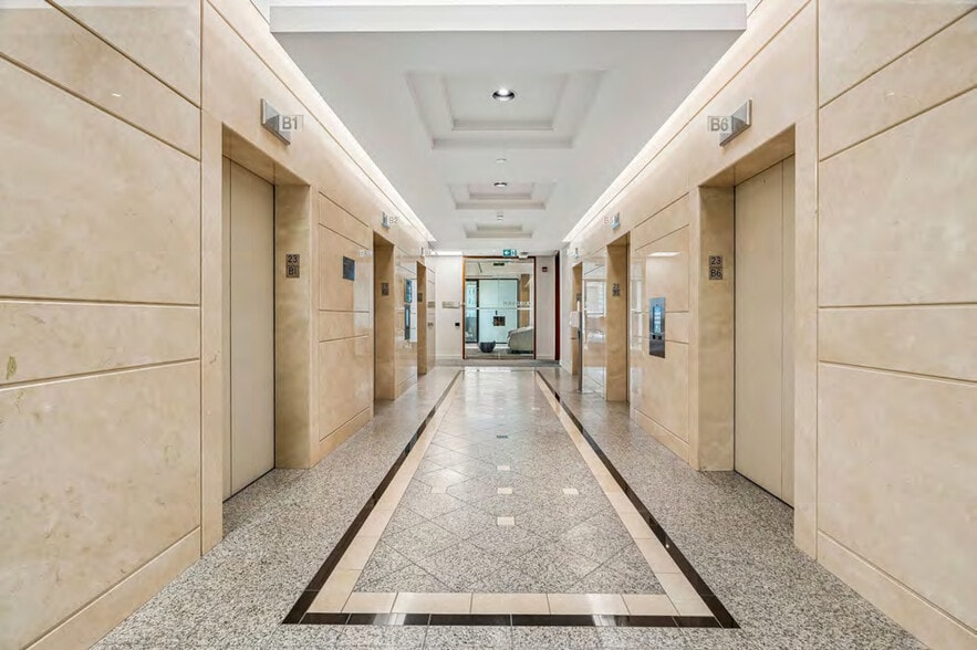 161 Bay St, Toronto, ON for lease - Lobby - Image 2 of 2