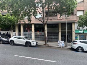 Commerce de détail dans Barcelone, Barcelona à louer Photo de construction- Image 1 de 7