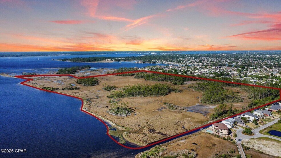 000 Bingoose Ln, Lynn Haven, FL à vendre - Photo du bâtiment - Image 2 de 21