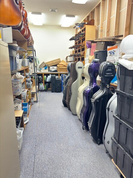 110 S Elliott Rd, Newberg, OR à louer - Photo intérieure - Image 3 de 8