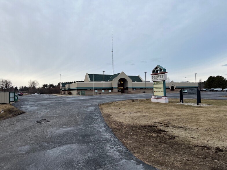 101 N Ogden Rd, Peshtigo, WI à louer - Photo du bâtiment - Image 3 de 12