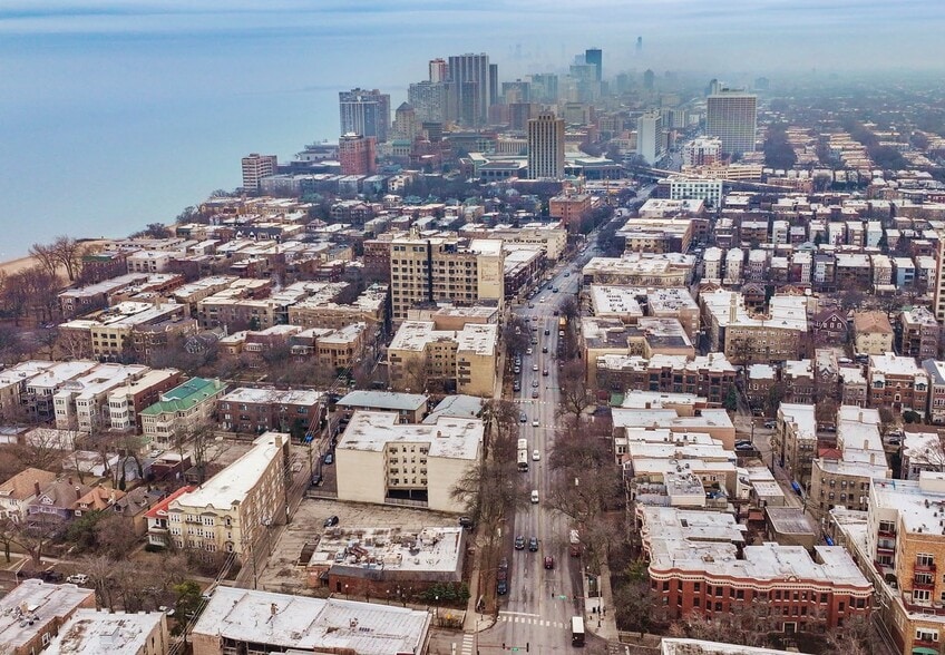 6935 N Sheridan Rd, Chicago, IL for sale - Building Photo - Image 3 of 21