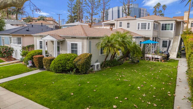 Plus de détails pour 2907 W Riverside Dr, Burbank, CA - Multi-résidentiel à vendre
