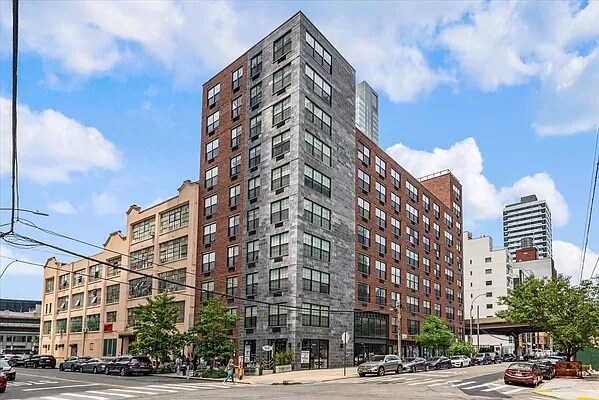 4260 Crescent St, Long Island City, NY for lease Building Photo- Image 1 of 6