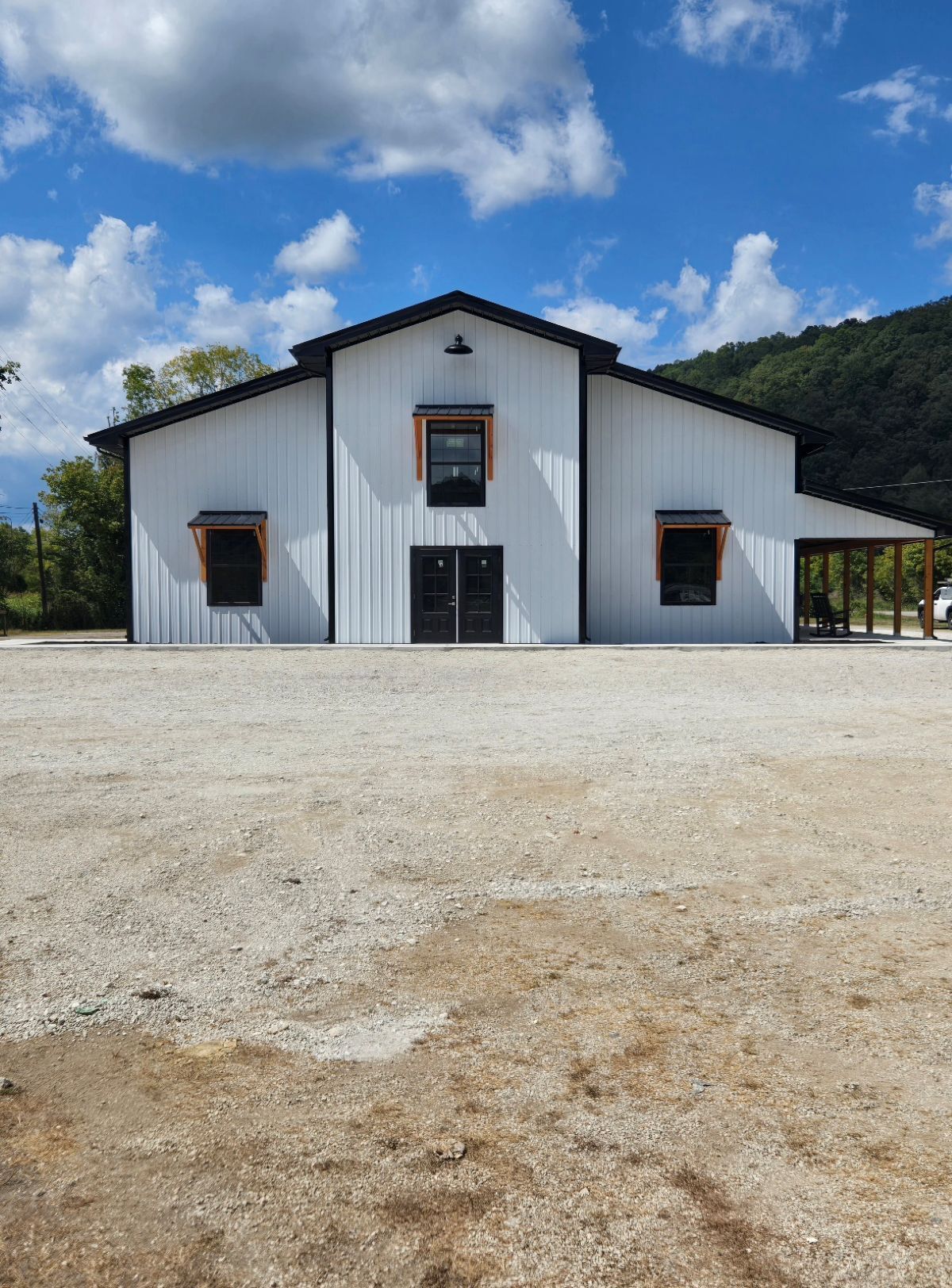 9585 Campton Rd, Stanton, KY for sale Building Photo- Image 1 of 12