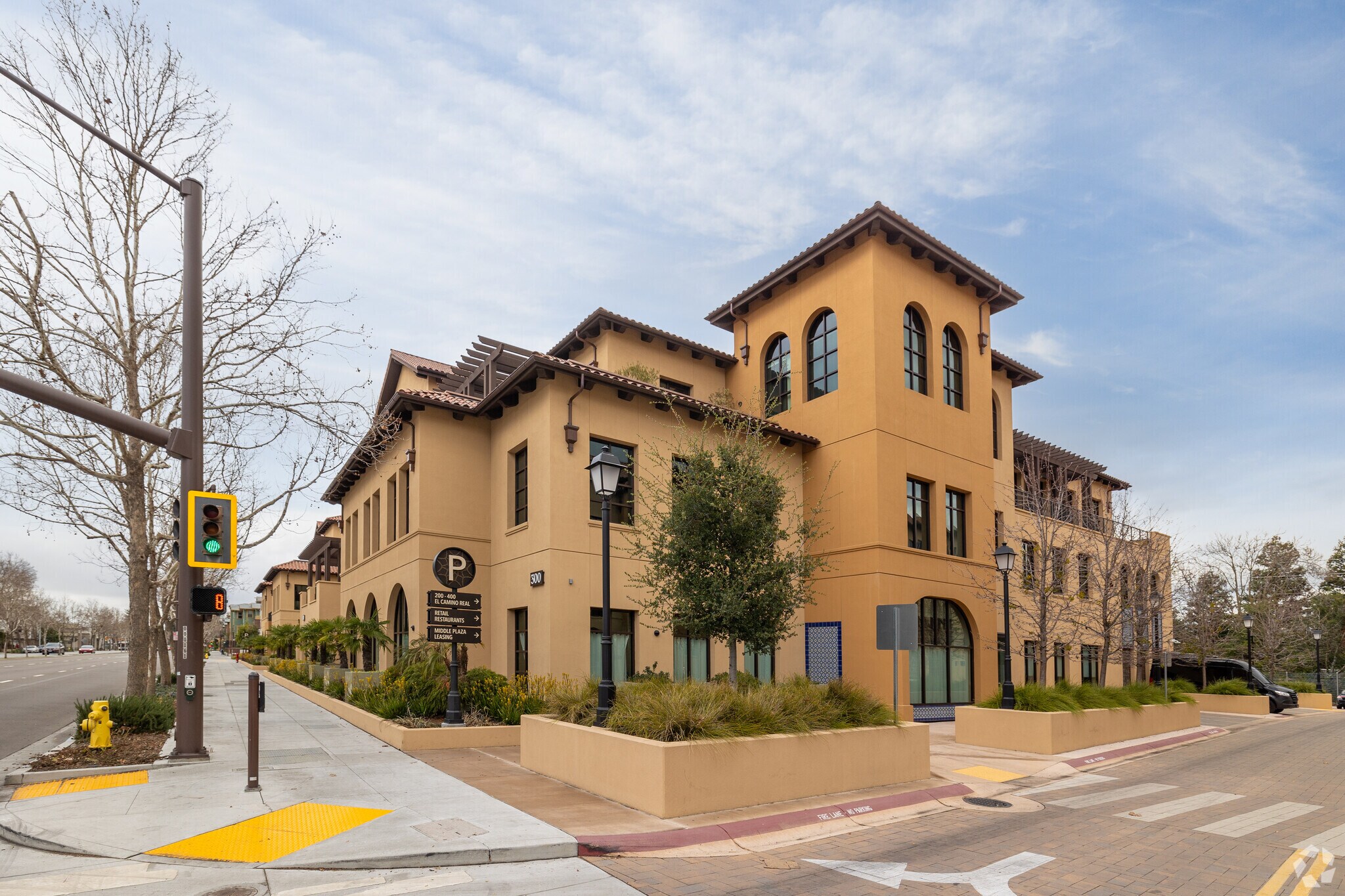 300 El Camino Real, Menlo Park, CA à louer Photo principale- Image 1 de 8