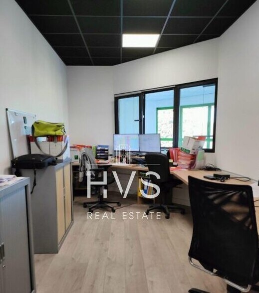202 Rue De La Formation, Septèmes-les-Vallons for lease - Interior Photo - Image 3 of 4