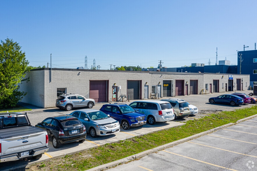 36-38 Rue de Valcourt, Gatineau, QC à louer - Photo du bâtiment - Image 1 de 5