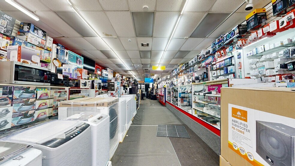 9 S 5th Ave, Mount Vernon, NY for sale - Matterport 3D Scan - Image 3 of 15