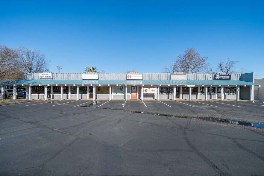 1556 Hartnell Ave, Redding, CA à vendre - Photo du bâtiment - Image 2 de 38