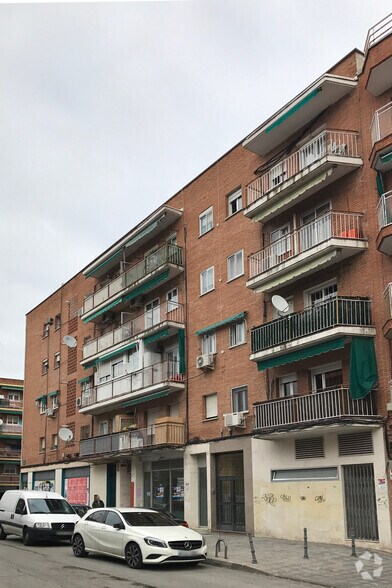 Immeuble residentiel dans Coslada, Madrid à vendre - Photo du bâtiment - Image 3 de 3