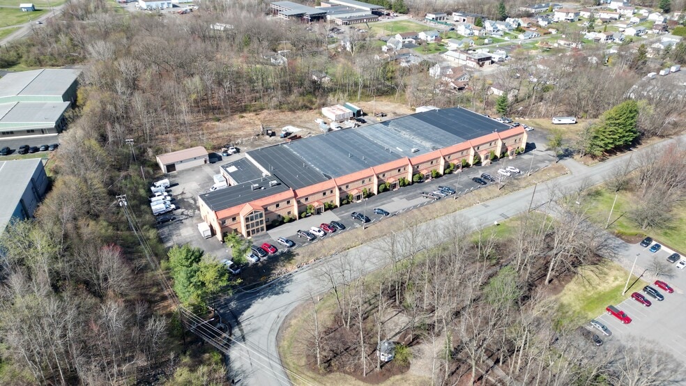 2-16 Bert Collins Dr, Throop, PA for lease - Building Photo - Image 3 of 10
