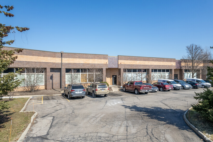 31382-31400 N Lorain Rd, North Olmsted, OH for lease - Primary Photo - Image 1 of 6