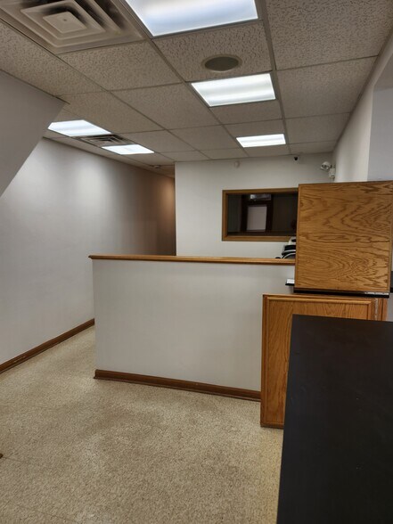6135 N Elston Ave, Chicago, IL à vendre - Photo du bâtiment - Image 3 de 11
