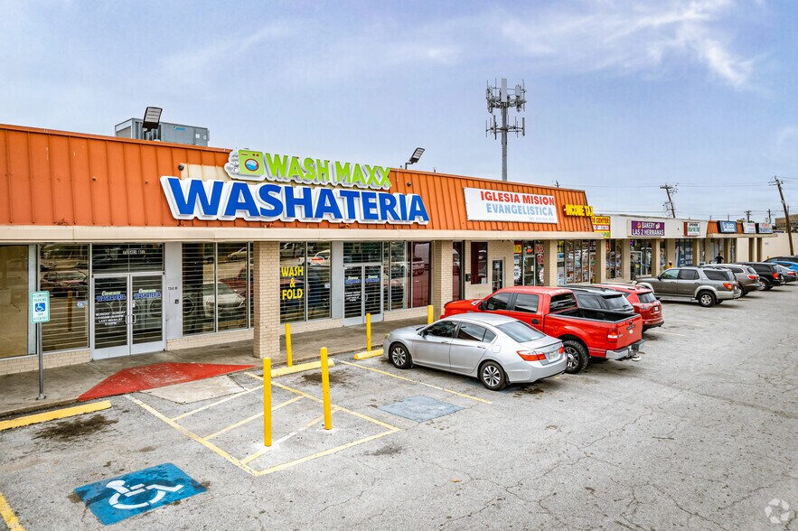 7205-7309 Bissonnet St, Houston, TX for lease - Building Photo - Image 1 of 4