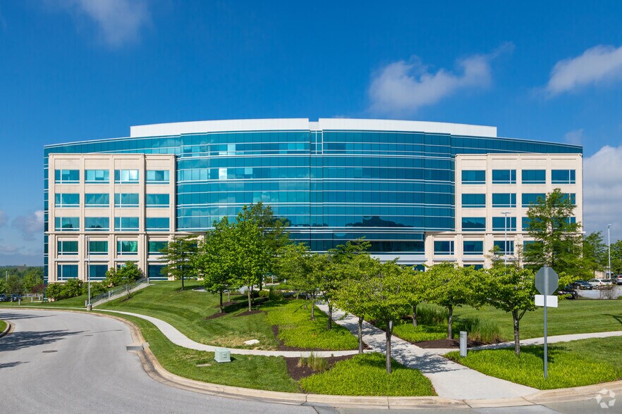 300 Sentinel Dr, Annapolis Junction, MD à louer - Photo du bâtiment - Image 2 de 6