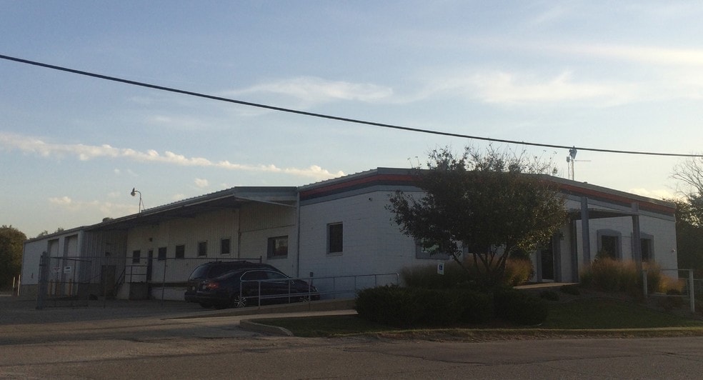 1431 Manchester St, Beloit, WI for sale - Primary Photo - Image 1 of 8