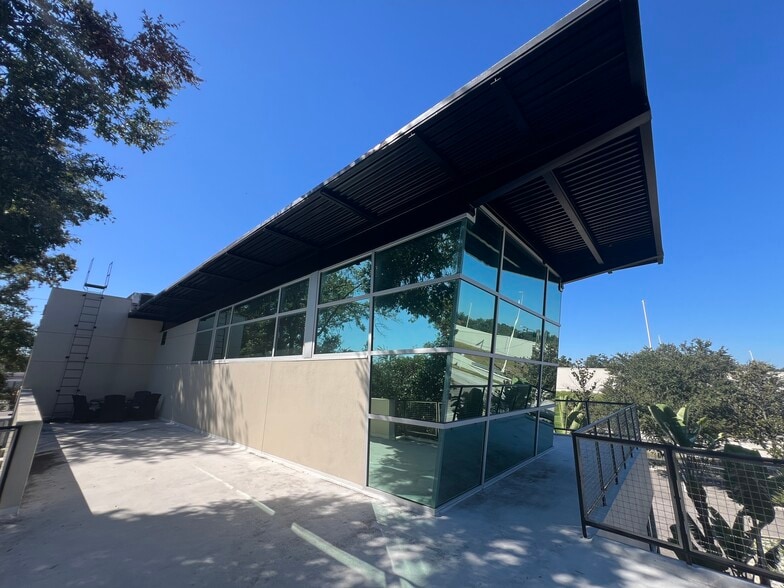 4007 N Taliaferro Ave, Tampa, FL for lease - Building Photo - Image 3 of 7