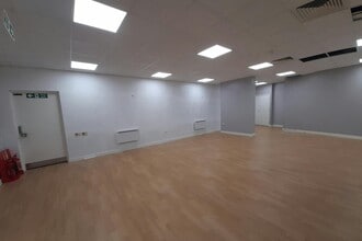 Alencon Link, Basingstoke for lease Interior Photo- Image 2 of 5