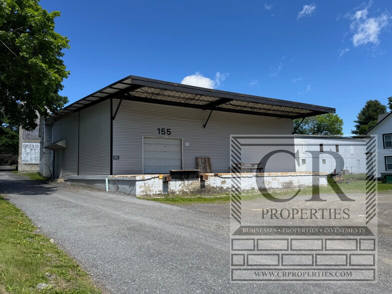 155 Vineyard Ave, Highland, NY à vendre - Photo du bâtiment - Image 3 de 50