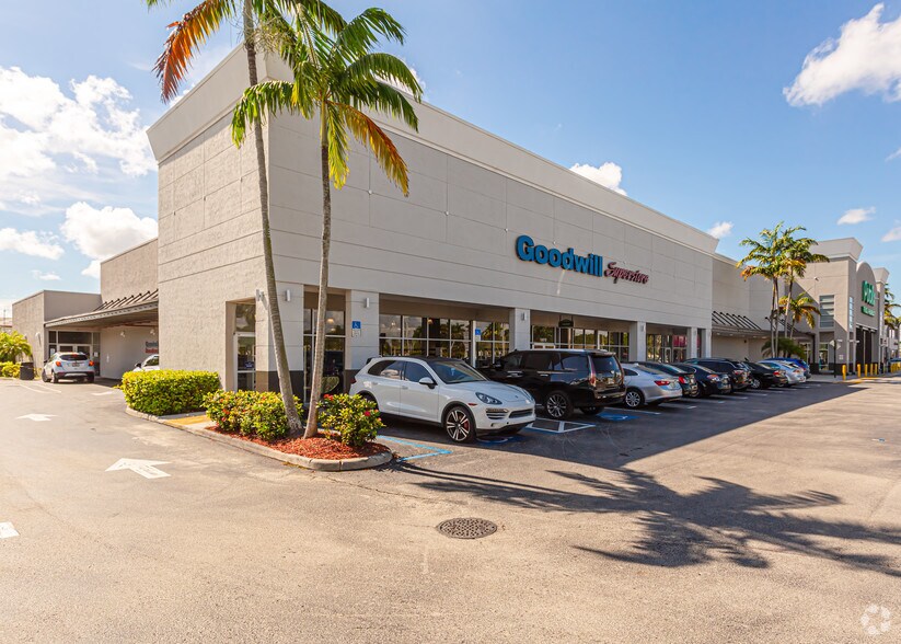 14610-14660 SW 26th St, Miami, FL à louer - Photo du bâtiment - Image 3 de 4