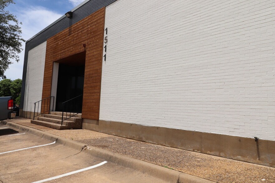 1511-1523 Prudential Dr, Dallas, TX à louer - Photo du bâtiment - Image 2 de 3