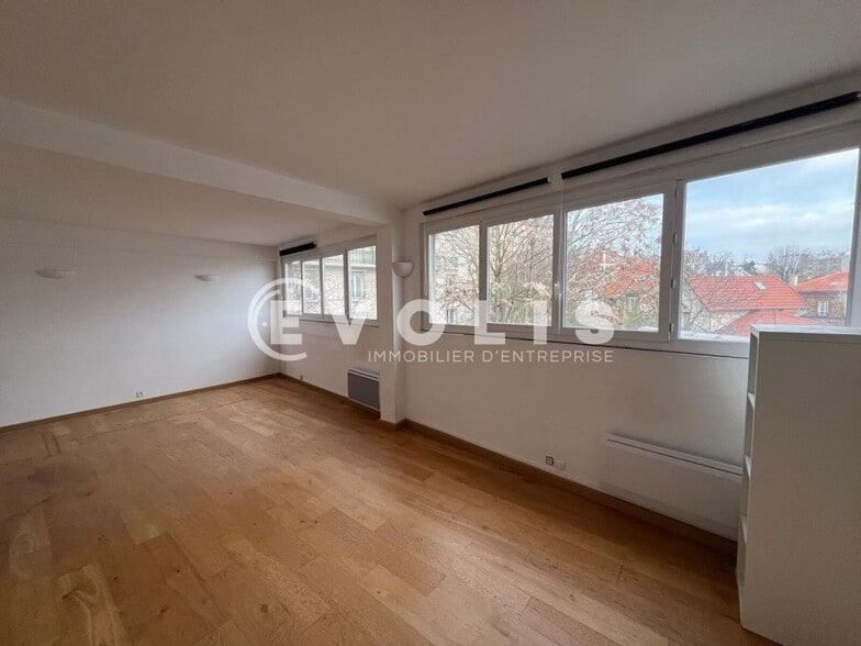 Office in Nogent Sur Marne for lease - Interior Photo - Image 2 of 7