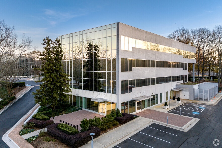 2101 Rexford Rd, Charlotte, NC for lease - Building Photo - Image 2 of 8