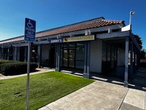 23322-24400 Muirlands Blvd, Lake Forest, CA à louer Photo intérieure- Image 1 de 4