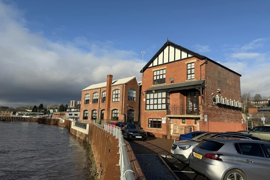 423 Kirkstall Rd, Leeds for lease - Building Photo - Image 1 of 3