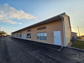 19800 Veterans Blvd, Port Charlotte, FL for lease Interior Photo- Image 1 of 5