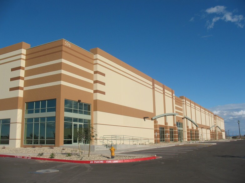 596 E Germann Rd, Gilbert, AZ à louer - Photo du bâtiment - Image 3 de 16