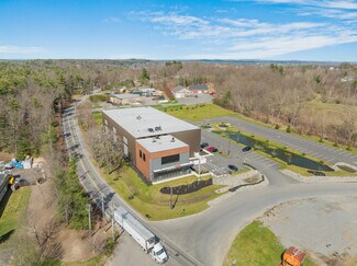 Plus de détails pour 114 Lancaster Rd, Shirley, MA - Commerce de détail à louer