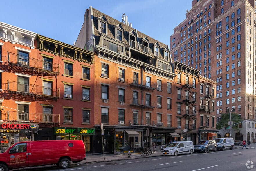 248 10th Ave, New York, NY à vendre - Photo du bâtiment - Image 3 de 5