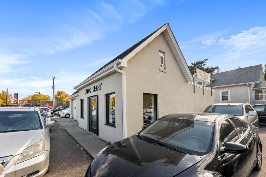 4201 E Lake St, Minneapolis, MN à vendre - Photo du bâtiment - Image 2 de 28