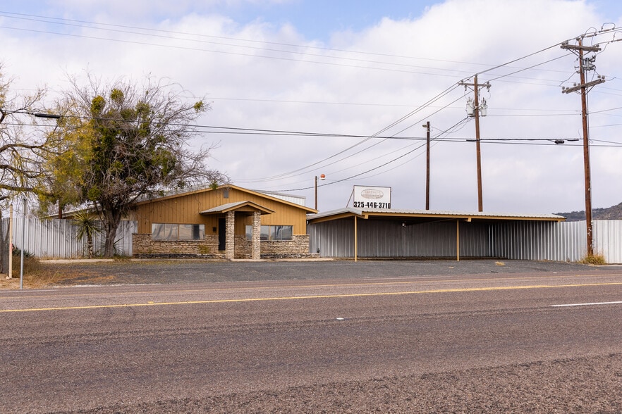 545 N US-83, Junction, TX à vendre - Photo du bâtiment - Image 2 de 48