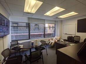 223-225 W 35th St, New York, NY for lease Interior Photo- Image 2 of 3