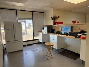 16430-16438 Vanowen St, Van Nuys, CA for lease Interior Photo- Image 2 of 5