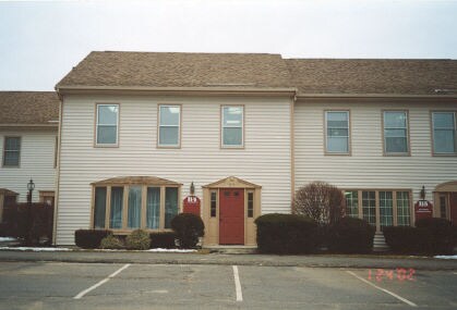 12 Parmenter Rd, Londonderry, NH à louer - Photo du bâtiment - Image 2 de 24