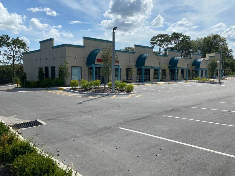 408-410 Hwy 466, The Villages, FL for lease - Building Photo - Image 1 of 5