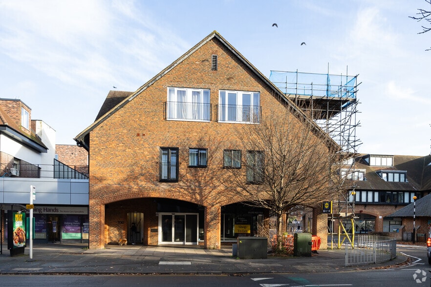 96 Victoria Rd, Horley for lease - Building Photo - Image 2 of 2