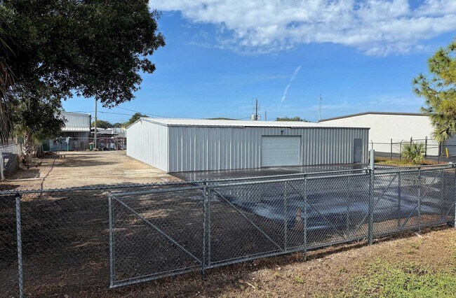 More details for 5733 Houchin St, Naples, FL - Industrial for Lease