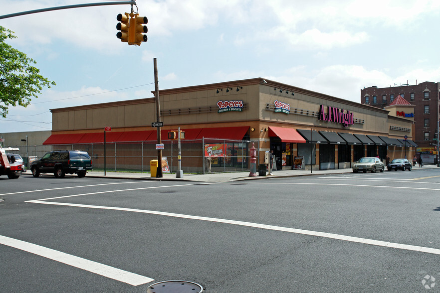 961 E 174th St, Bronx, NY for lease - Primary Photo - Image 1 of 3