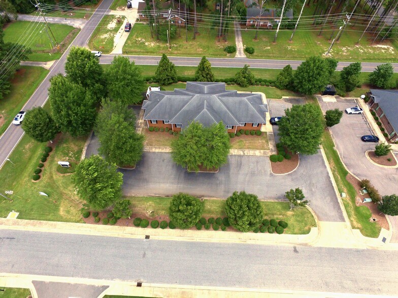 1880 W City Dr, Elizabeth City, NC à vendre - Photo du bâtiment - Image 2 de 49