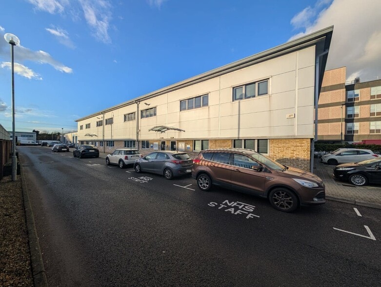 Segensworth Rd, Fareham for sale - Primary Photo - Image 1 of 6