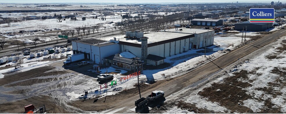 1605 Caribou St E, Moose Jaw, SK à vendre - Photo du bâtiment - Image 3 de 14