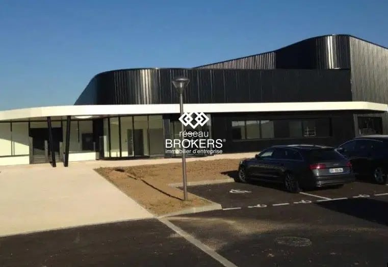 Office in Élancourt for lease - Building Photo - Image 3 of 5