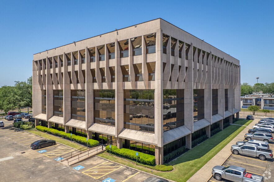 10101 Fondren Rd, Houston, TX à louer - Photo du bâtiment - Image 3 de 17